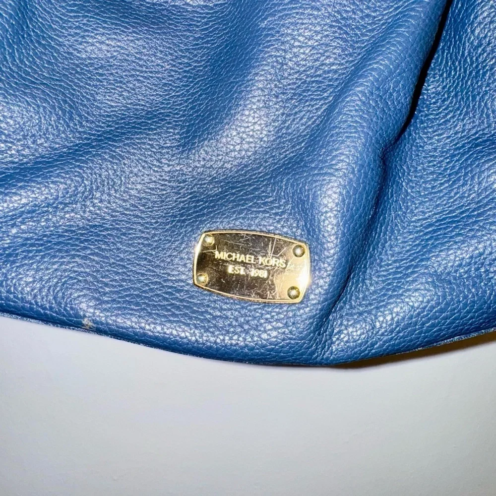 Michael Kors Jules Navy Leather Hobo Bucket Bag